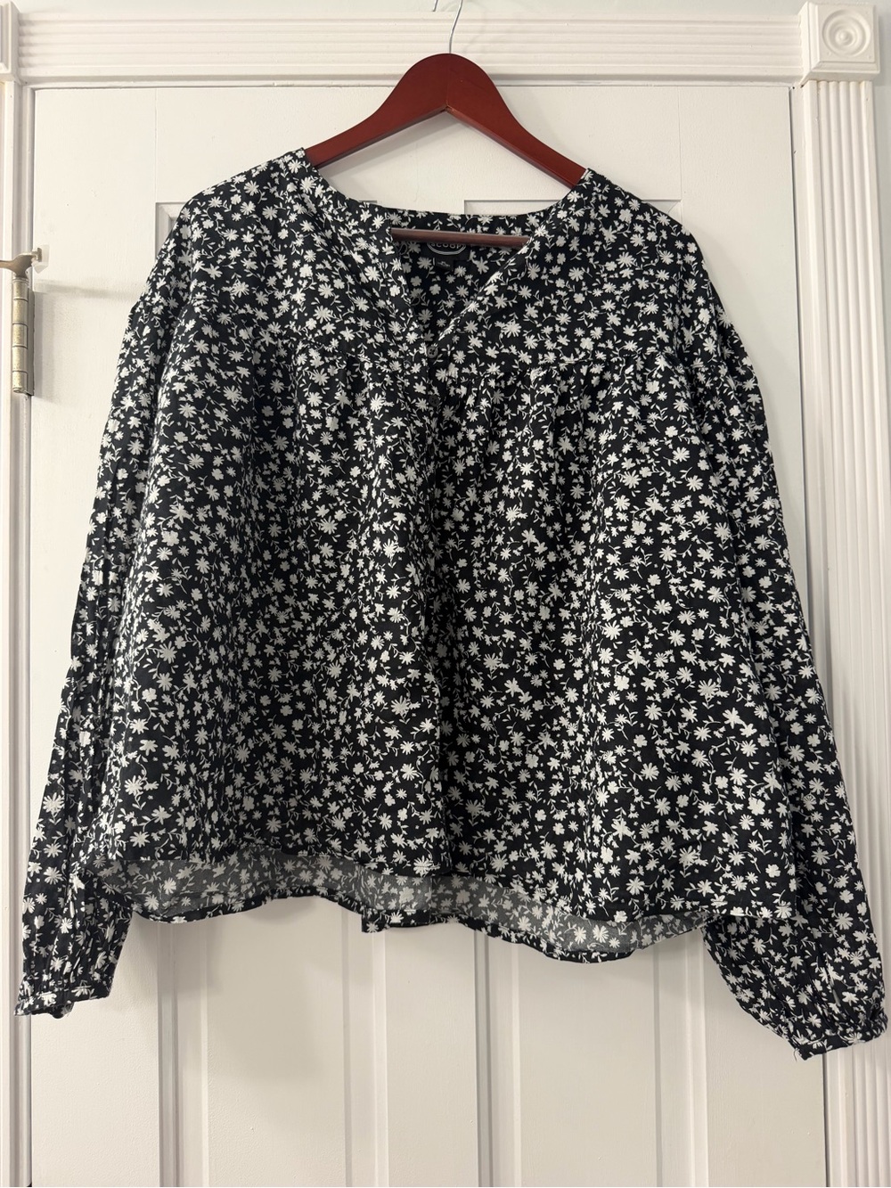 Black Floral Long-Sleeve Peasant Blouse